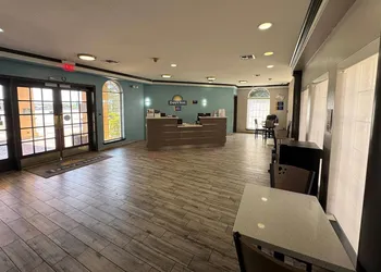Days Inn by Wyndham Georgetown hotel thumbnail 2