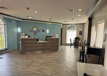 Days Inn by Wyndham Georgetown hotel thumbnail 4