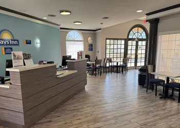 Days Inn by Wyndham Georgetown hotel thumbnail 5
