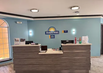 Days Inn by Wyndham Georgetown hotel thumbnail 6
