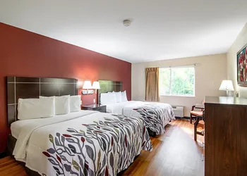 Red Roof Inn San Marcos hotel thumbnail 8