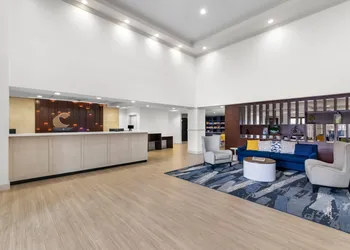 Comfort Suites Austin Airport hotel thumbnail 4
