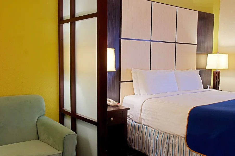 Super 8 by Wyndham Irving/DFW Apt/North hotel detail image 6