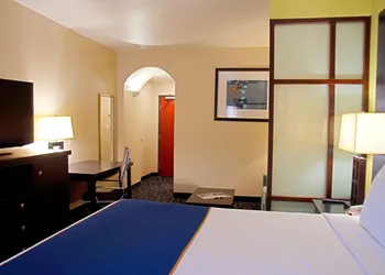 Super 8 by Wyndham Irving/DFW Apt/North hotel thumbnail 7