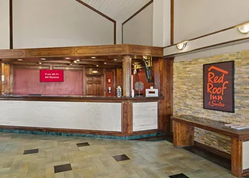 Red Roof Inn & Suites Irving – DFW Airport South hotel thumbnail 4