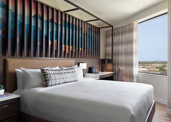 Renaissance Dallas Hotel hotel thumbnail 7