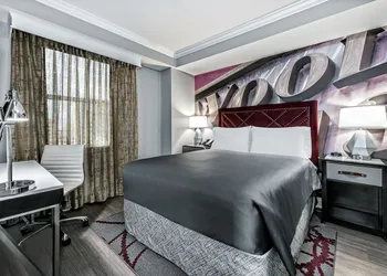 Hotel Indigo Dallas Downtown by IHG hotel thumbnail 6