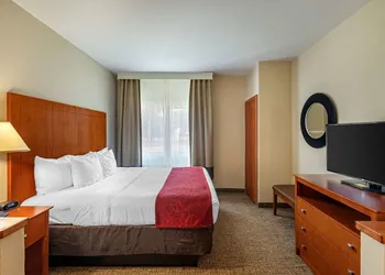 Comfort Suites North Dallas hotel thumbnail 6