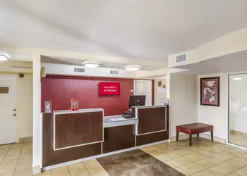 Red Roof Inn Plano hotel thumbnail 2