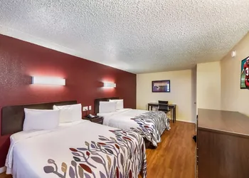 Red Roof Inn Plano hotel thumbnail 7