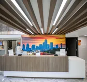 La Quinta Inn & Suites by Wyndham Dallas I-35 Walnut Hill Ln hotel detail image 4