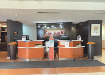 Super 8 by Wyndham Dallas Love Field Airport hotel thumbnail 4