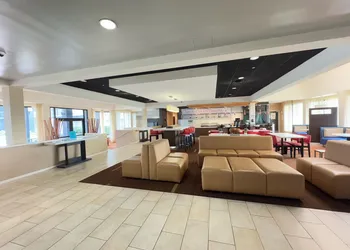 Super 8 by Wyndham Dallas Love Field Airport hotel thumbnail 7