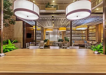 Embassy Suites by Hilton Dallas Market Center hotel thumbnail 4