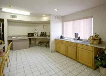 Americas Best Value Inn Addison Dallas hotel thumbnail 8