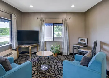 Quality Inn & Suites Grand Prairie South hotel thumbnail 3