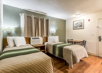 HomeTowne Studios by Red Roof Dallas - Mesquite hotel thumbnail 5