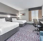 La Quinta Inn & Suites by Wyndham Allen at The Village hotel detail image 5
