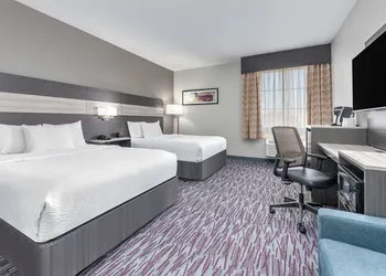 La Quinta Inn & Suites by Wyndham Allen at The Village hotel thumbnail 5