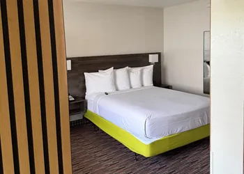 SureStay by Best Western Irving Grapevine DFW North hotel thumbnail 6