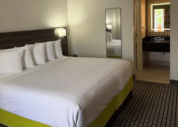 SureStay by Best Western Irving Grapevine DFW North hotel thumbnail 7