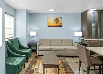 Quality Inn & Suites North Mesquite I-30 hotel thumbnail 3