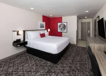 Ramada by Wyndham DFW Airport hotel thumbnail 6
