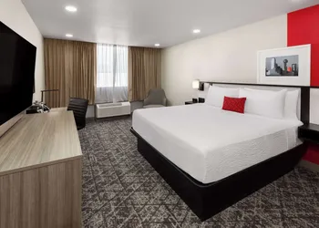 Ramada by Wyndham DFW Airport hotel thumbnail 7