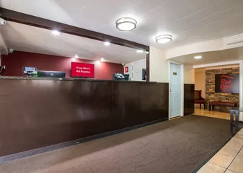 Red Roof Inn North Dallas - Park Central hotel thumbnail 2