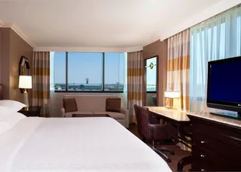 Sheraton DFW Airport Hotel hotel thumbnail 8