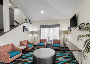 Clarion Inn & Suites DFW North hotel thumbnail 3
