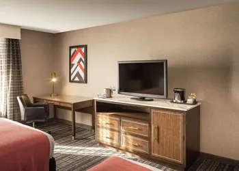 DoubleTree by Hilton Dallas Near the Galleria hotel thumbnail 5