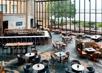 San Francisco Airport Marriott Waterfront hotel thumbnail 2
