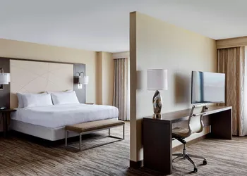 San Francisco Airport Marriott Waterfront hotel thumbnail 6