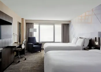 San Francisco Airport Marriott Waterfront hotel thumbnail 7