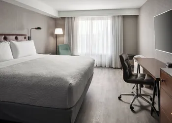 Four Points by Sheraton Hotel & Suites San Francisco Airport hotel thumbnail 7