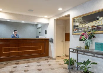 Atherton Park Inn & Suites hotel thumbnail 2