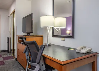 Atherton Park Inn & Suites hotel thumbnail 5