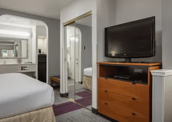 Atherton Park Inn & Suites hotel thumbnail 6