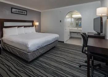 Redwood Creek Inn hotel thumbnail 3