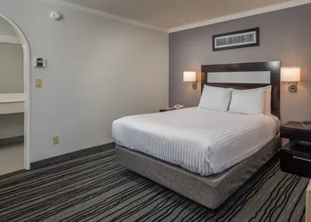 Redwood Creek Inn hotel thumbnail 5
