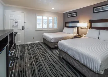 Redwood Creek Inn hotel thumbnail 6