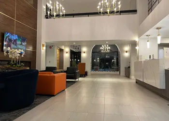 La Quinta Inn & Suites by Wyndham San Francisco Airport West hotel thumbnail 3