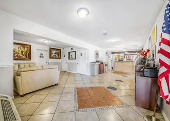 Econo Lodge Daytona Beach - Speedway hotel thumbnail 2