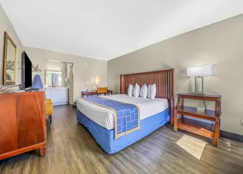 Econo Lodge Daytona Beach - Speedway hotel thumbnail 5