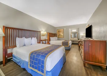 Econo Lodge Daytona Beach - Speedway hotel thumbnail 7