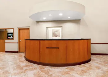 Comfort Suites Tampa Airport North hotel thumbnail 2