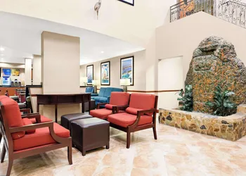 Comfort Suites Tampa Airport North hotel thumbnail 3
