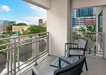 Courtyard by Marriott Tampa Downtown hotel thumbnail 7