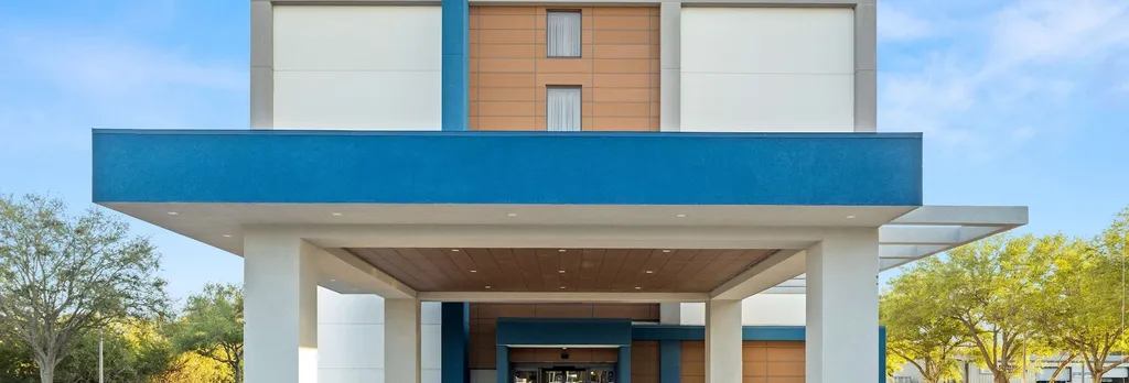 Hotel photo 1 of 37